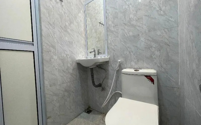 OYO 90527 Homestay 81 Baloi - A