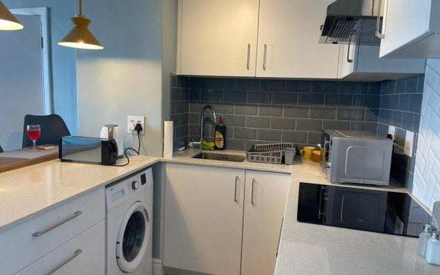 CJ’s OceanCityView Modern Secure 1 bed apartment