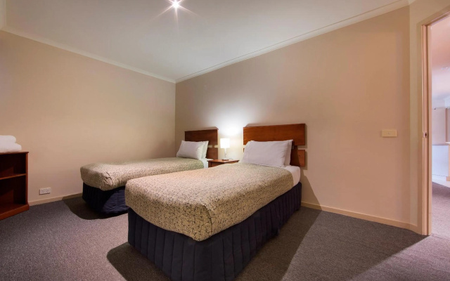 Best Western Plus Canberra Central Apartments – Guest Rooms – Dickson