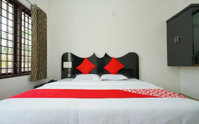 OYO 23388 Fathima Residency