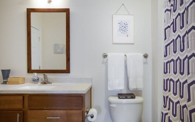 Plaza Midwood 1 and 2 BR Apts with Parking by Frontdesk