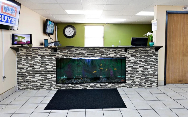 Days Inn by Wyndham Park City Kansas