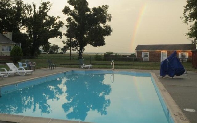 Southside Motel And Marina