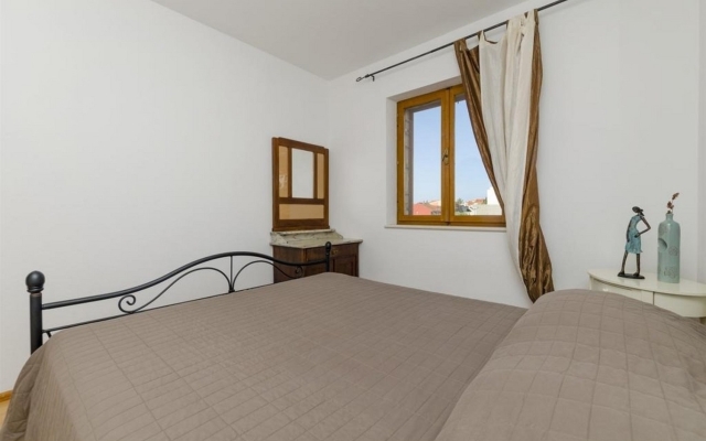 Apartment Lemar - parking and barbecue: A2 ANTIQUE Bol, Island Brac