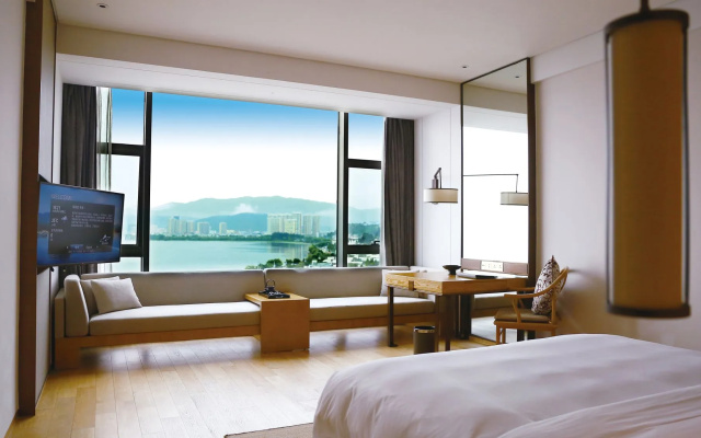 Hotel Indigo Dali Erhai by IHG