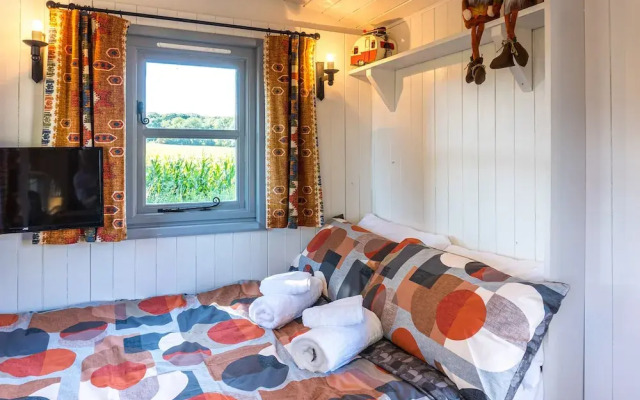 The Hideaway Hut - 1 Bed Shepherds Hut - Hereford