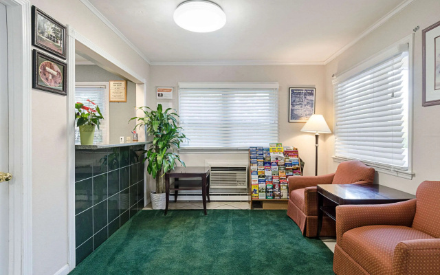 Econo Lodge Sturbridge Route 20