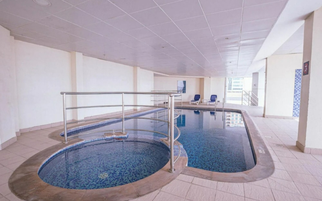 Monty - Charming Unobstructed City Views By The Lake