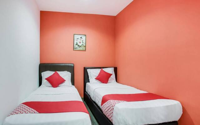 OYO 90282 Hotel Taj Seksyen 7