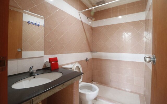 RedDoorz near Nagoya Hill Batam 2