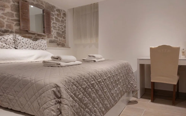 Homey 1-BR Apt