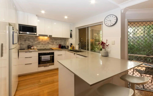 Delightful 2 Bedroom Near CBD