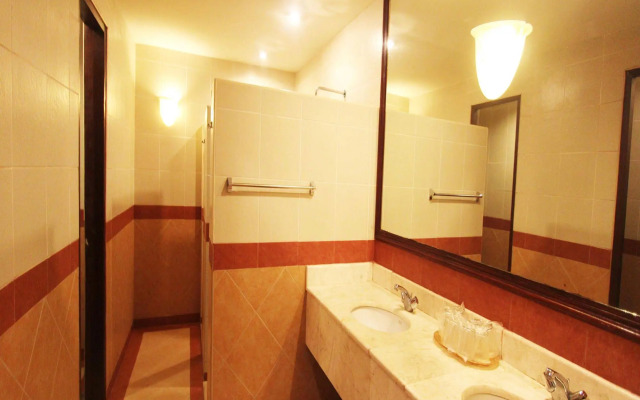 Sarrosa International Hotel and Residential Suites