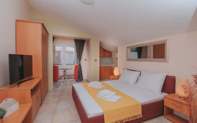 Pool Apartments Tolo