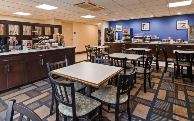 Best Western Plus Berkshire Hills Inn & Suites