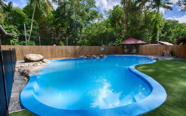 PKs Jungle Village - Hostel