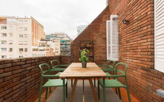 Lovely 2-bed Penthouse in the Lovely Gràcia
