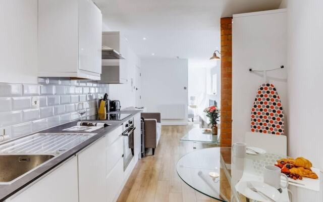 1BR amazing refurbished studio located in central Leicester