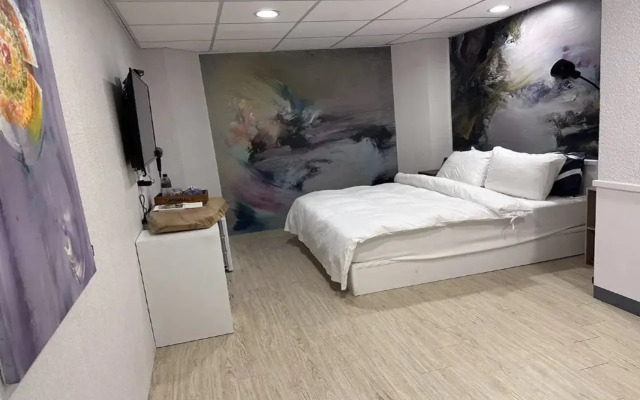 KH ezstay HOTEL