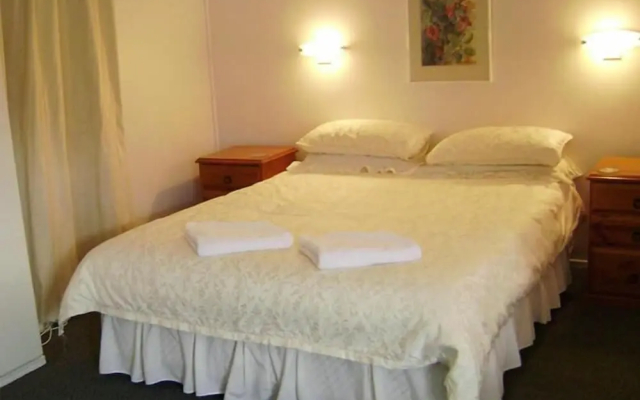 River Park Motor Inn