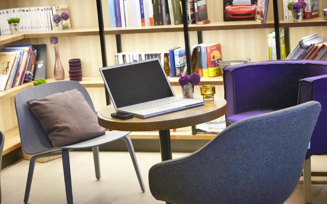 Kyriad Le Blanc Mesnil