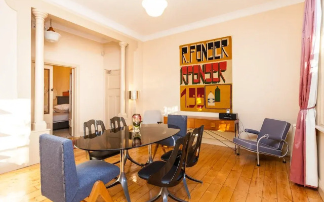 MADELINE, 1BDR Fitzroy Apartment