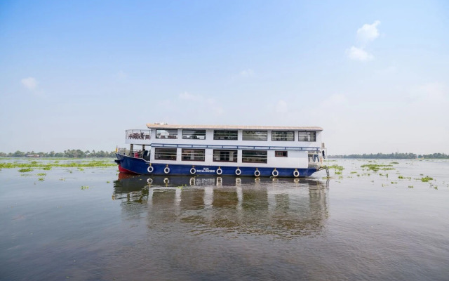 Oyo 24725 Houseboat Royal River 4bhk