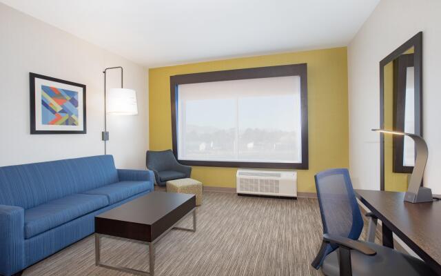 Holiday Inn Express & Suites Ely by IHG