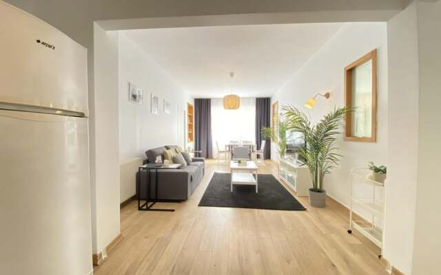 Stylish Flat Near Bagdat Street in Kadikoy