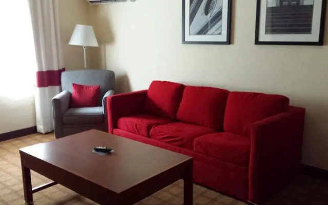 Capital Circle Inn and Suites