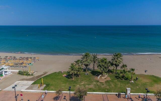 Beachfront 4BR Big groups or 2 families