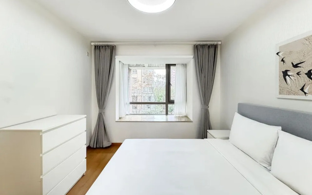 Tyms Entire bedroom Apt By Takashimaya
