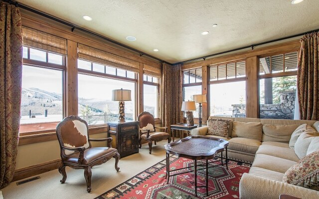 Blacktail Lodge - Five Bedroom Home