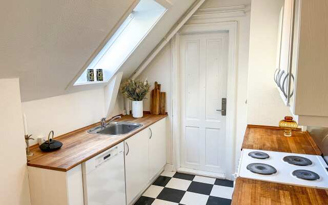 Stylish Newly Furnished 2 BR Apt - Heart of CPH