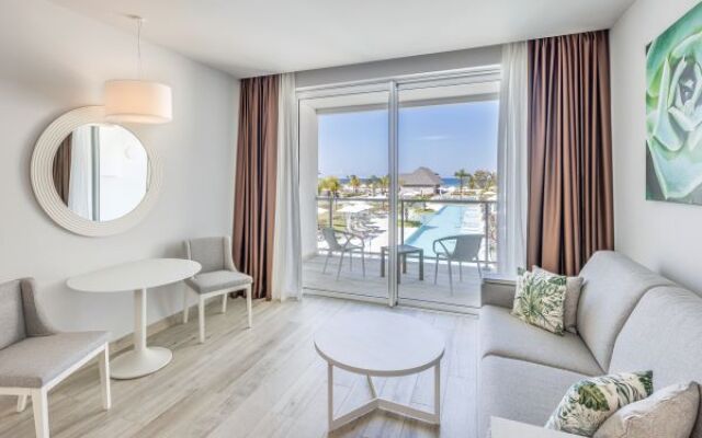 Melia Trinidad Peninsula