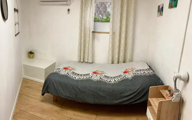 Low-Cost Guesthouse - By The Beach!
