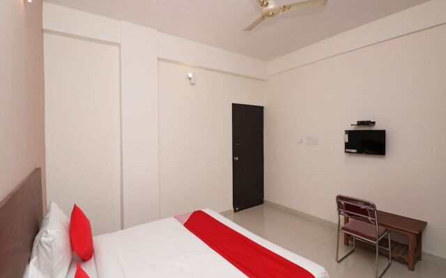 OYO 24051 Flagship Shubh Inn Gomti Nagar