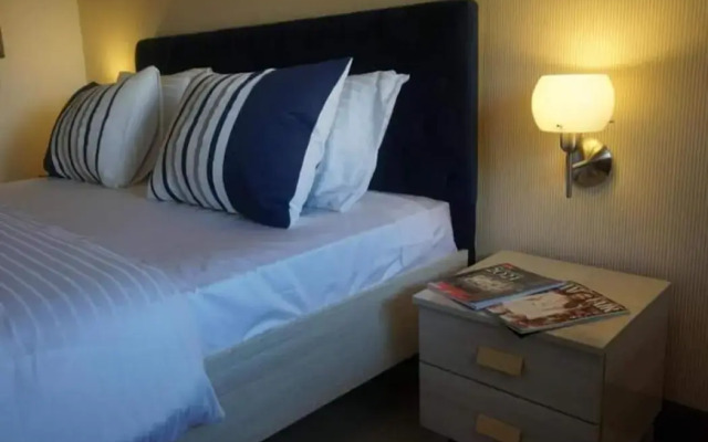 Airport Hotel