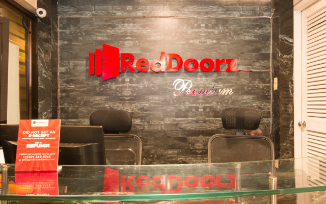 RedDoorz Premium near Greenbelt Makati