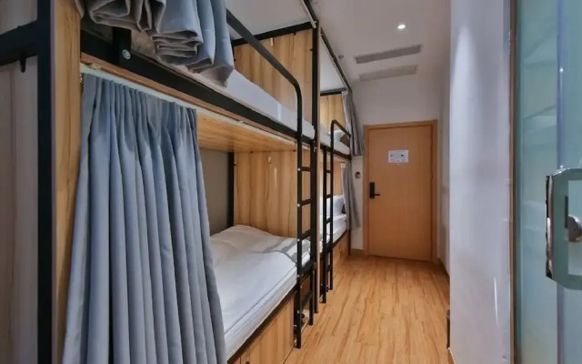 Shanghai Pengpai Art Youth Hotel
