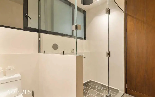 2BR W/private Pool - Steps Away From the Beach