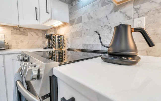 Modern Mid-city Maison