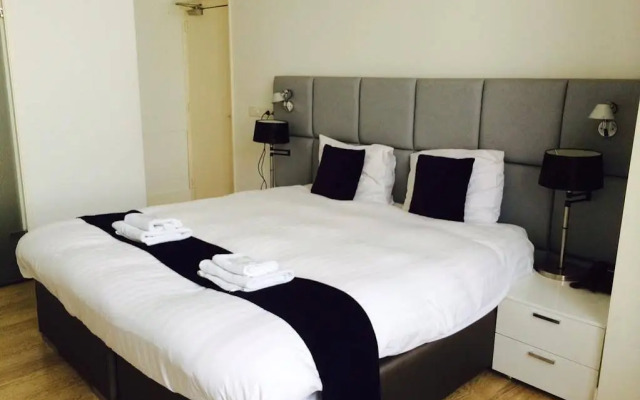 Hotel Room11