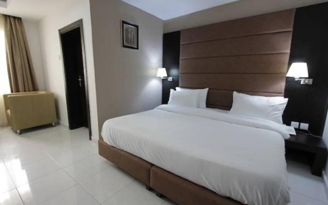 Axor Hotel &Suites