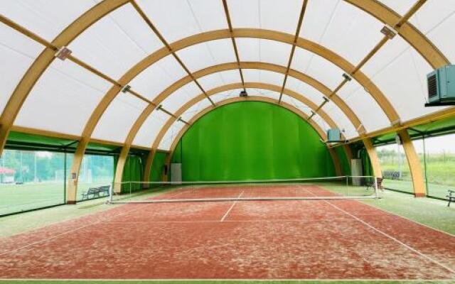 J&J Sport Center