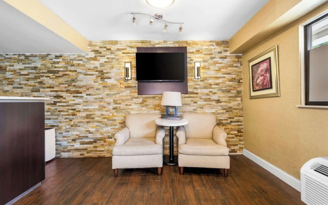 Econo Lodge Charlotte Airport