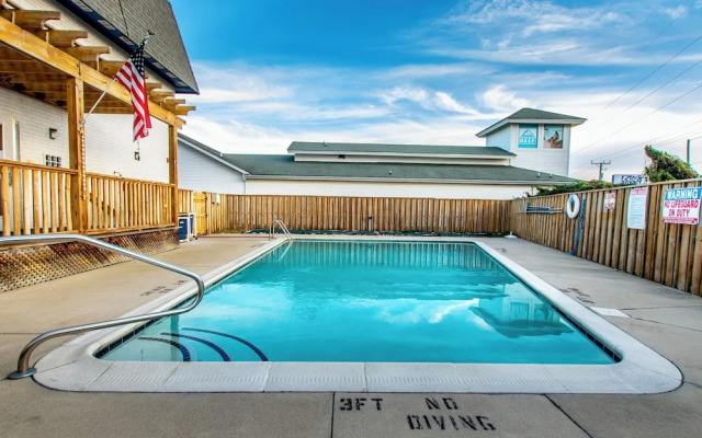 Ocean Sands Beach Boutique Inn - Stay At the Beach