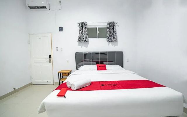 RedDoorz Plus near Thamrin Plaza Medan