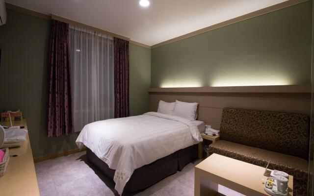 Sunrise Hill Tourist Hotel