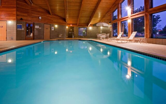 AmericInn Coon Rapids
